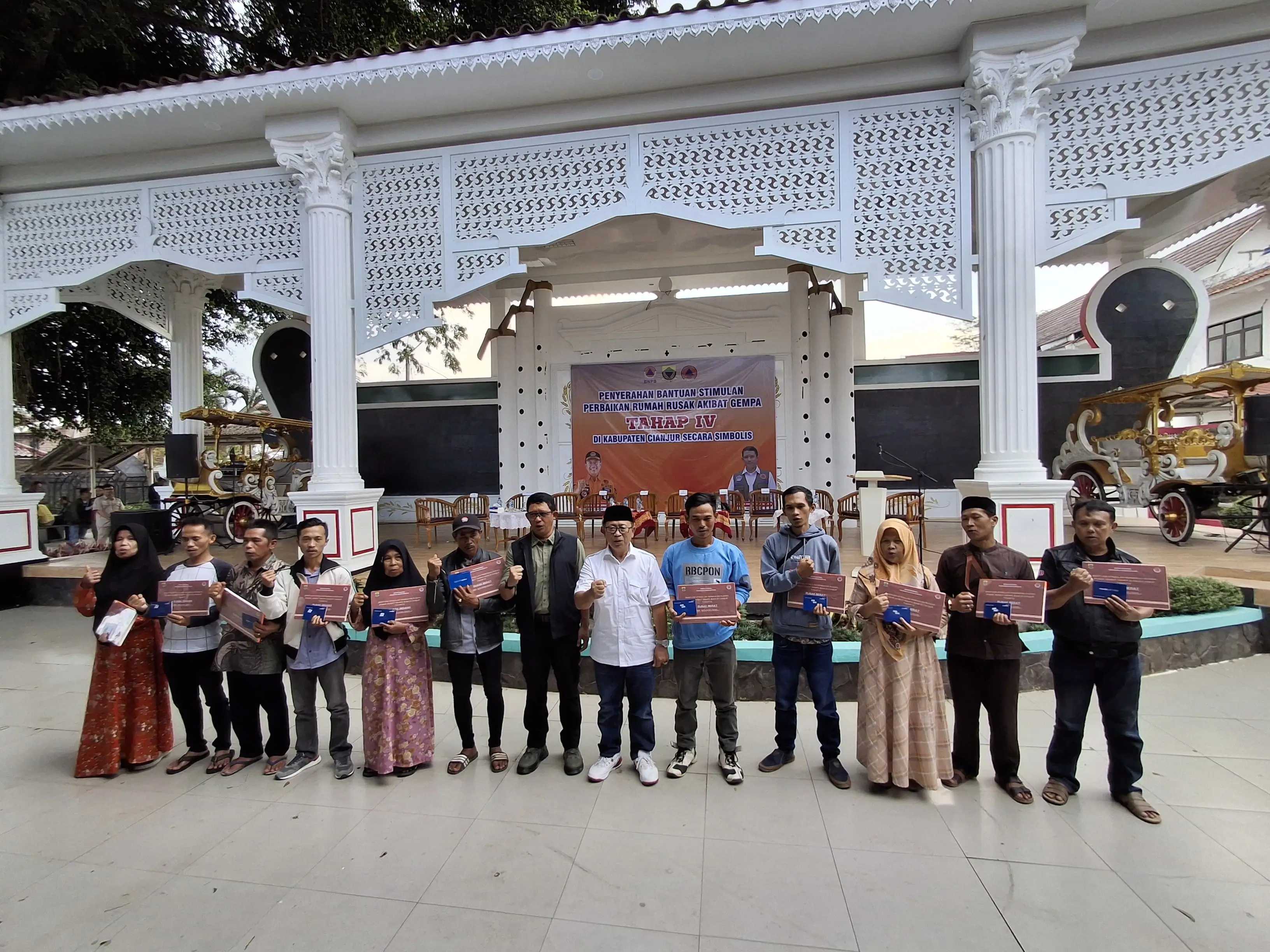 Kepala BNPB Berikan Stimulan Perbaikan Rumah Rusak Tahap Keempat Bagi Warga Terdampak Gempa Cianjur